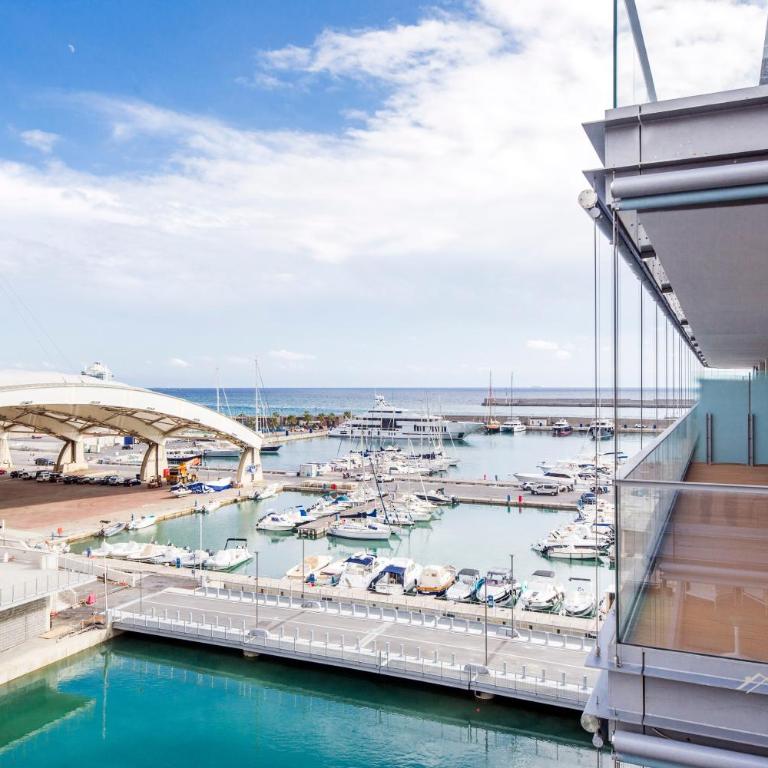 Waterfront Lux | 2BR | A/C| Parking By Tilo - Appartamento con 2 Camere da Letto e Vista Mare - 25