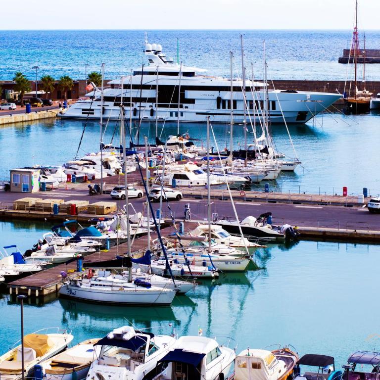 Waterfront Lux | 2BR | A/C| Parking By Tilo - Appartamento con 2 Camere da Letto e Vista Mare - 38