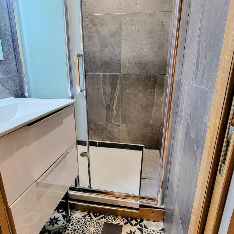 Appartement rénové, ski aux pieds, balcons, 3 pièces pour 8 pers. - Appartement 2 Chambres - 7