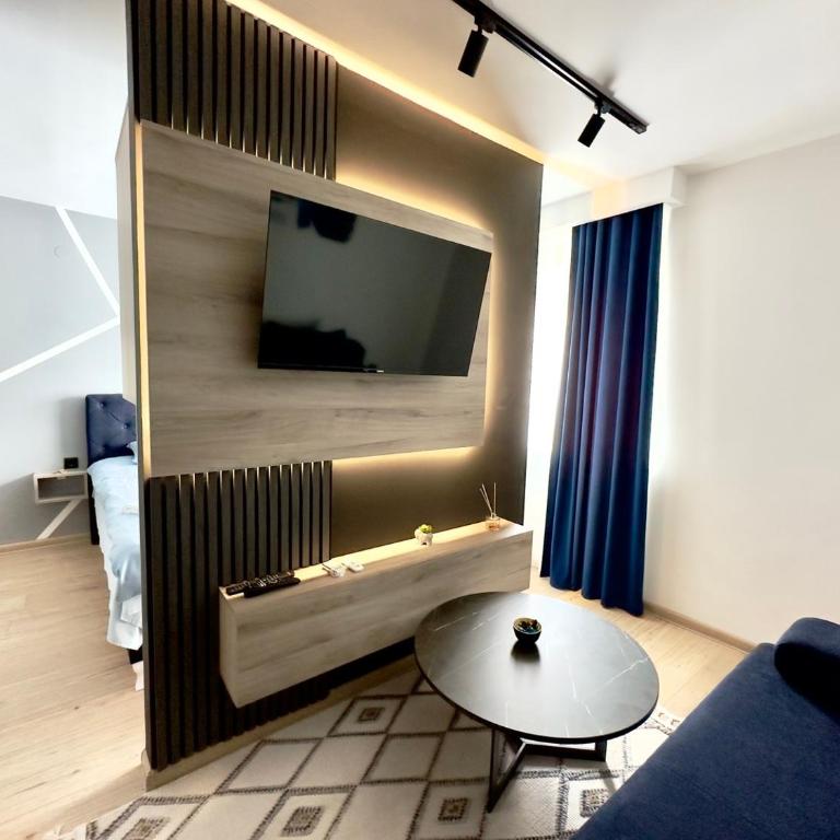 Lux Apartments NK - Old Town - Studio Apartment with King Bed - 9