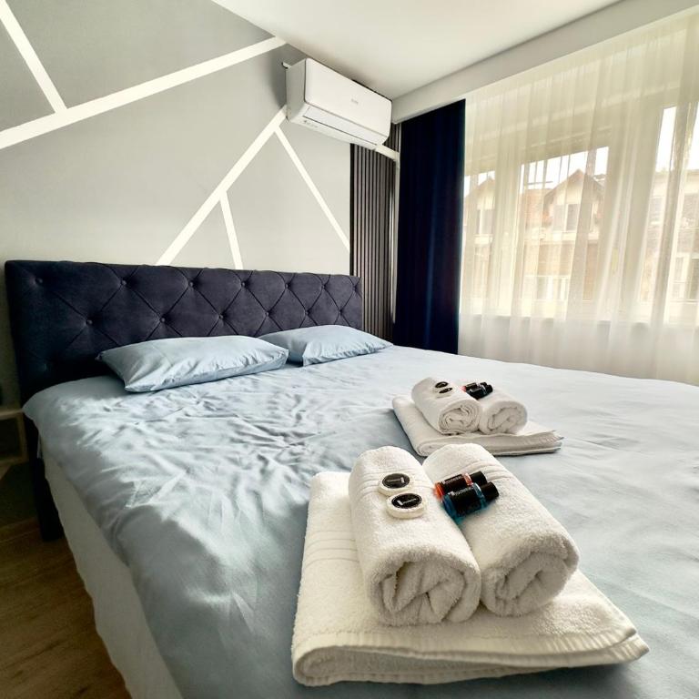 Lux Apartments NK - Old Town - Studio Apartment with King Bed - 4