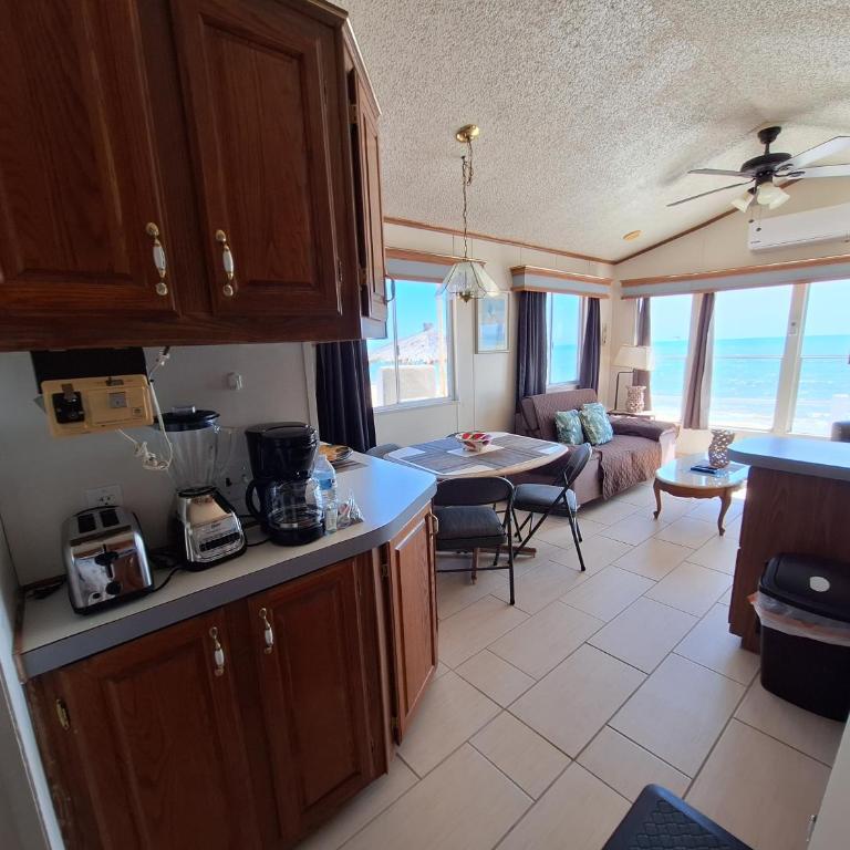 6 &14 Equipped Beach House Seaside Hotel - Casa de 2 dormitorios - 2