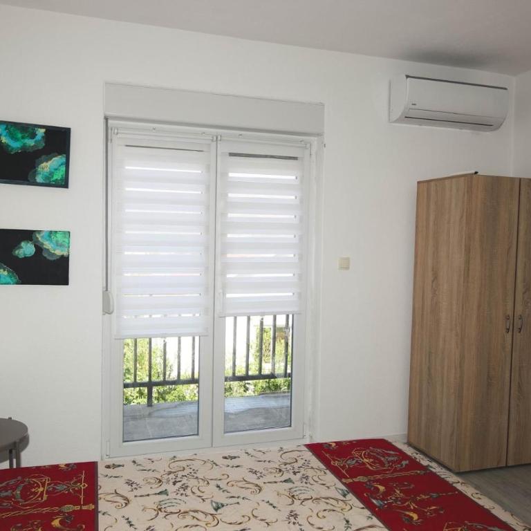 Apartman Elif 2 - Two-Bedroom Apartment with Balcony - 5