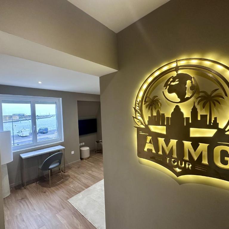 AMMG Tour Marina – Suites Signature | Vue Mer Panoramique, Jacuzzi & Design - Suite Deluxe - 2