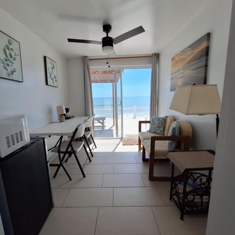 #7 Beach Front Private Room - Estudio con vistas al mar - 2