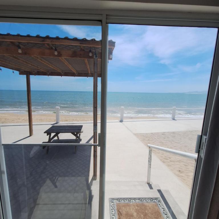 #7 Beach Front Private Room - Estudio con vistas al mar - 5