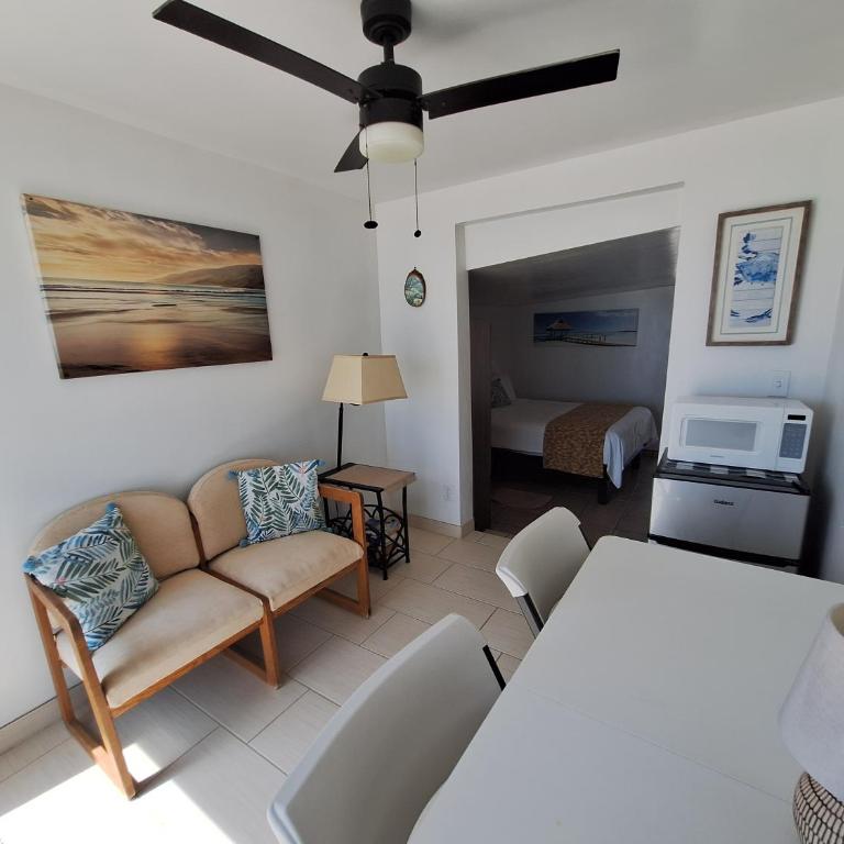 #7 Beach Front Private Room - Estudio con vistas al mar - 3