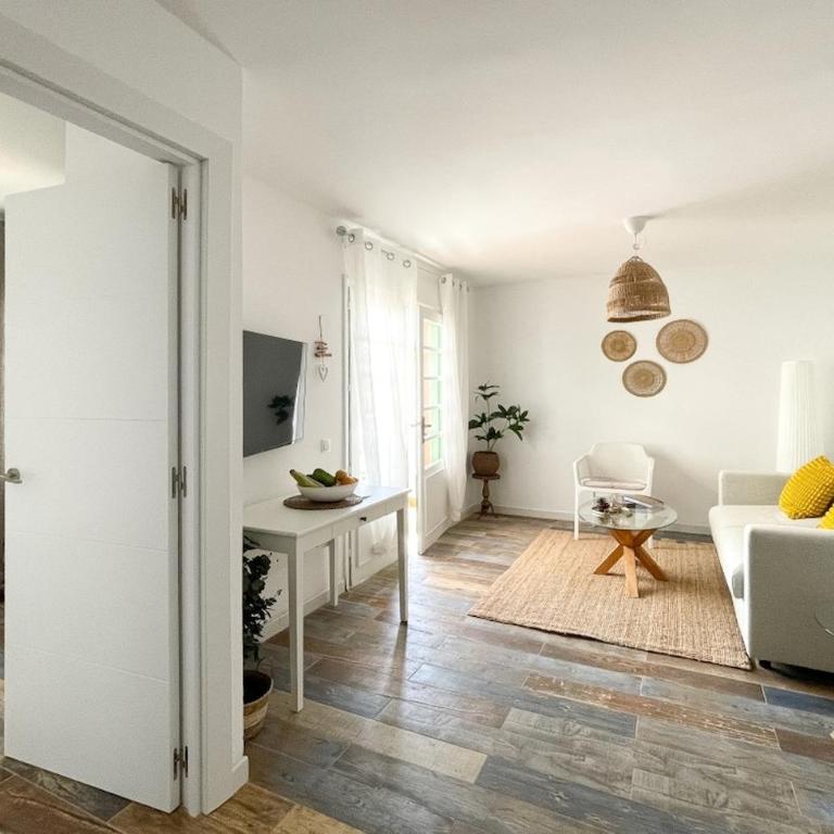 Sol Rio y Mar - Puerta Del Sol by Babiniliving - One-Bedroom Apartment - 13