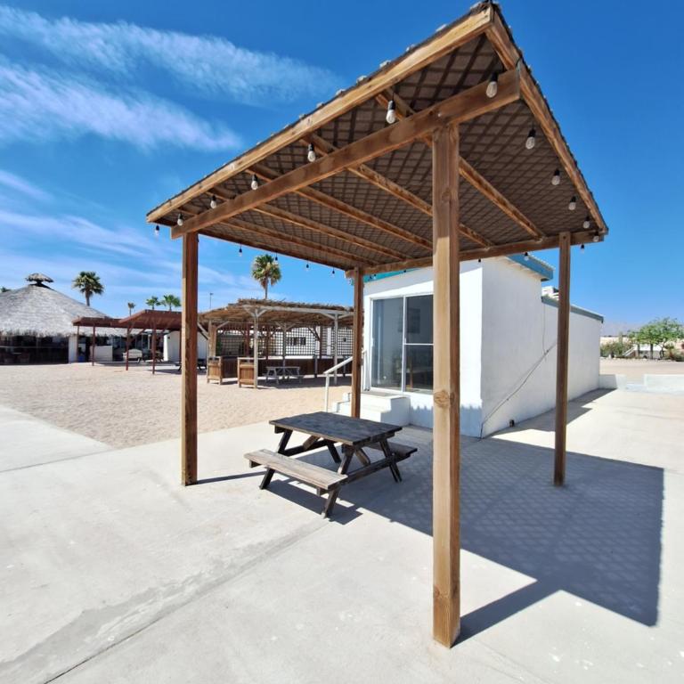 #7 Beach Front Private Room - Estudio con vistas al mar - 14