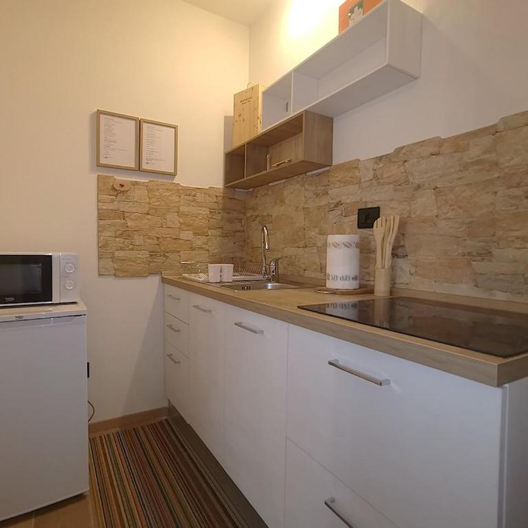 Holz35 Suite Wi-Fi Breakfast AC Garage - Appartamento con 1 Camera da Letto - 10