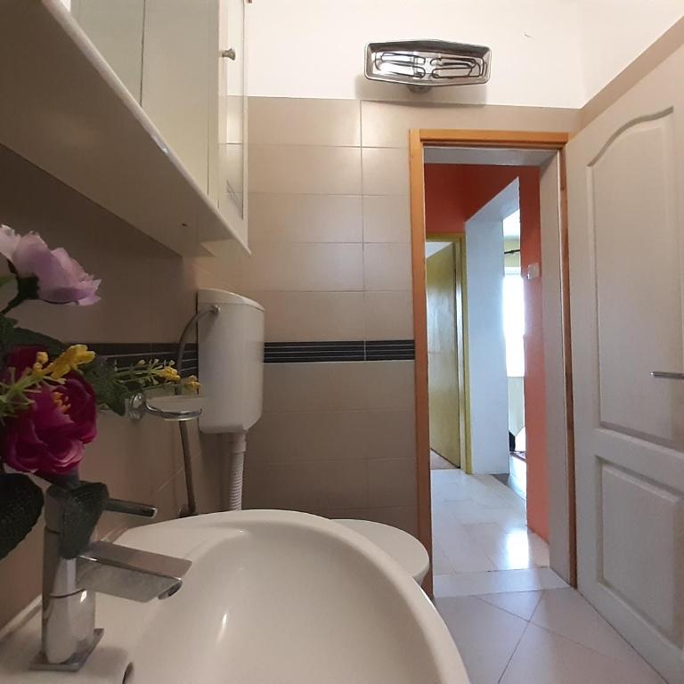 Family apartment Garden and Sea - One-Bedroom Apartment - 4