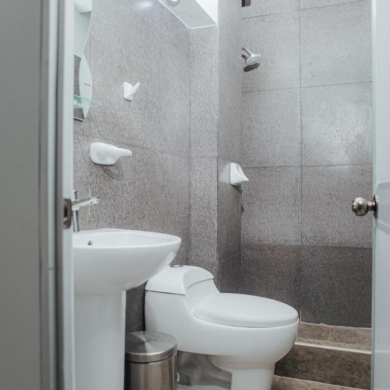 Casa Zoilita - Habitación Doble con baño privado - 5