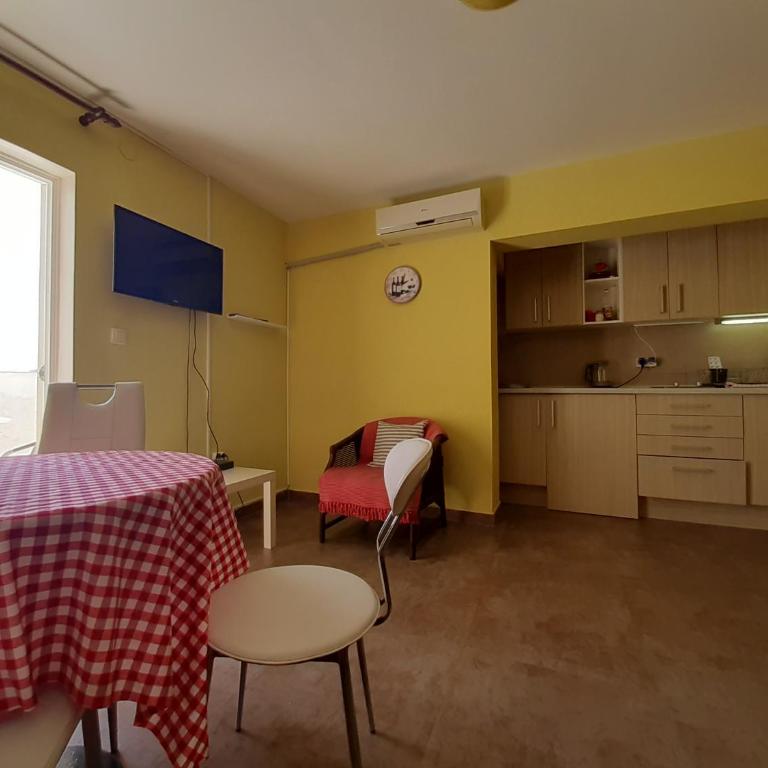 Family apartment Garden and Sea - One-Bedroom Apartment - 23