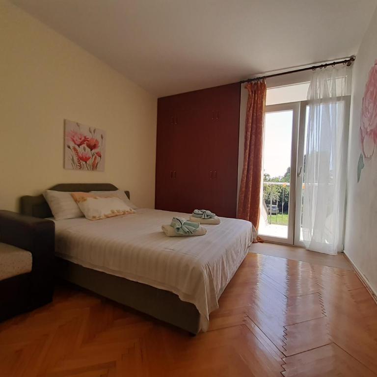 Family apartment Garden and Sea - One-Bedroom Apartment - 24