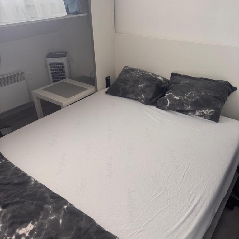 Amber Lux Studio - Airport - FREE PARKING - One-Bedroom Apartment - 15