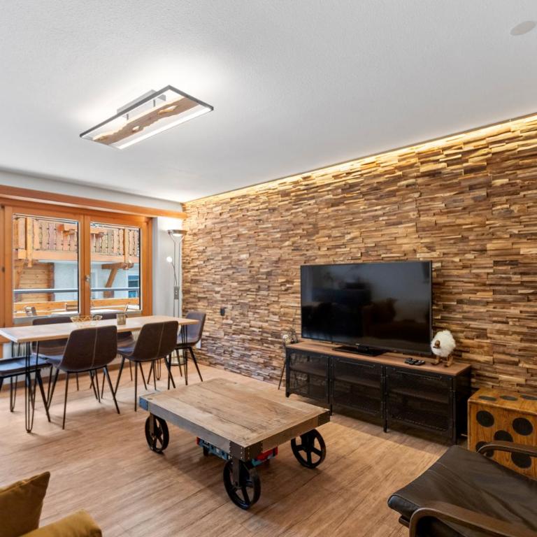 Centre de Saas-Fee - 2 chambres - balcon & patio - Apartment mit 2 Schlafzimmern - 1