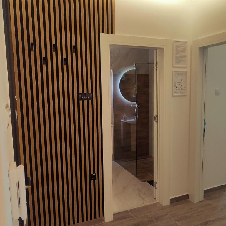 Lux Apartman JELAČIK - One-Bedroom Apartment - 12