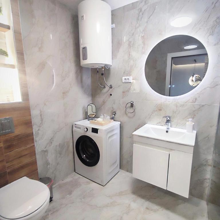 Lux Apartman JELAČIK - One-Bedroom Apartment - 49