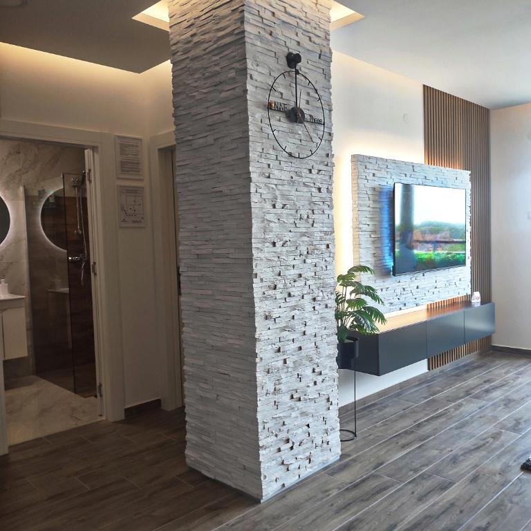 Lux Apartman JELAČIK - One-Bedroom Apartment - 13