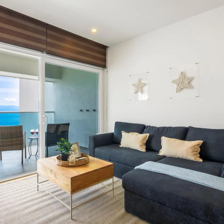Stylish Oceanfront 2BR - Balcony with Sunset Views, Pools, Beach & Gyms - Apartment - 24
