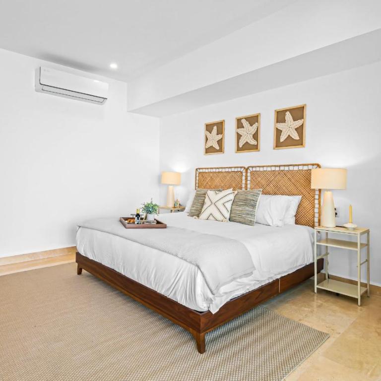 Stylish Oceanfront 2BR - Balcony with Sunset Views, Pools, Beach & Gyms - Apartment - 32