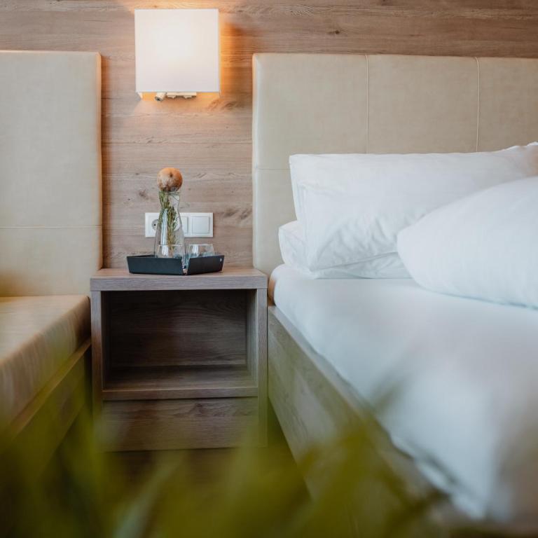 Aktiv Hotel Edelweiss - Doppelzimmer mit Seeblick - 1