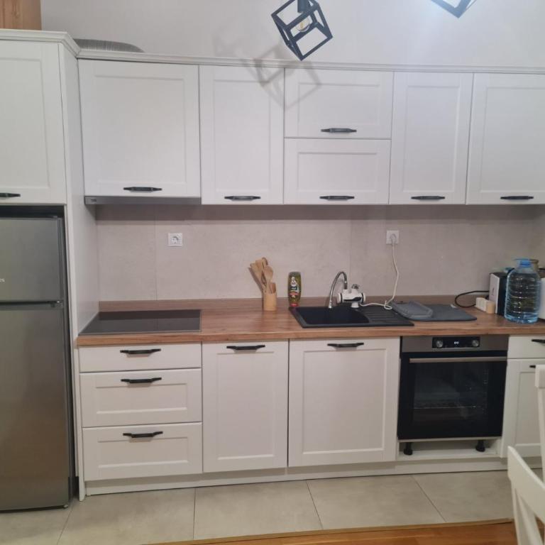 Apartman Zlatni dan - zgrada Idea - Bečići - Two-Bedroom Apartment - 1