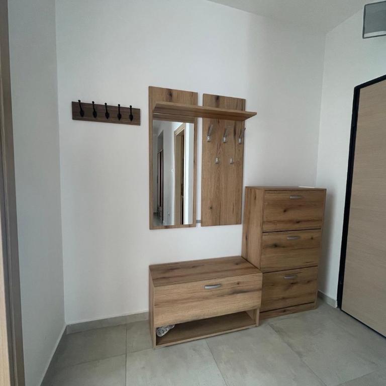 Apartman Zlatni dan - zgrada Idea - Bečići - Two-Bedroom Apartment - 3