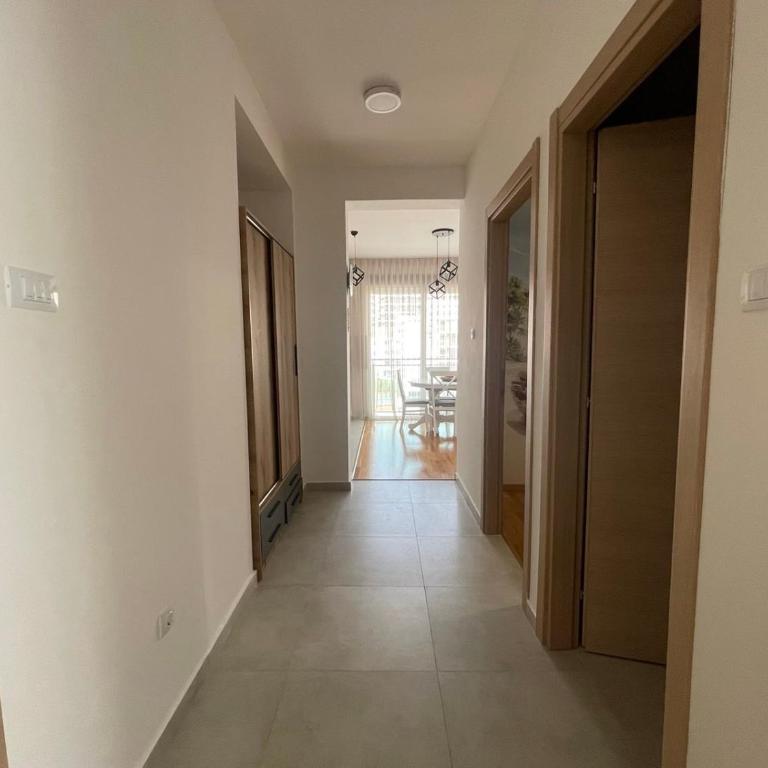 Apartman Zlatni dan - zgrada Idea - Bečići - Two-Bedroom Apartment - 10
