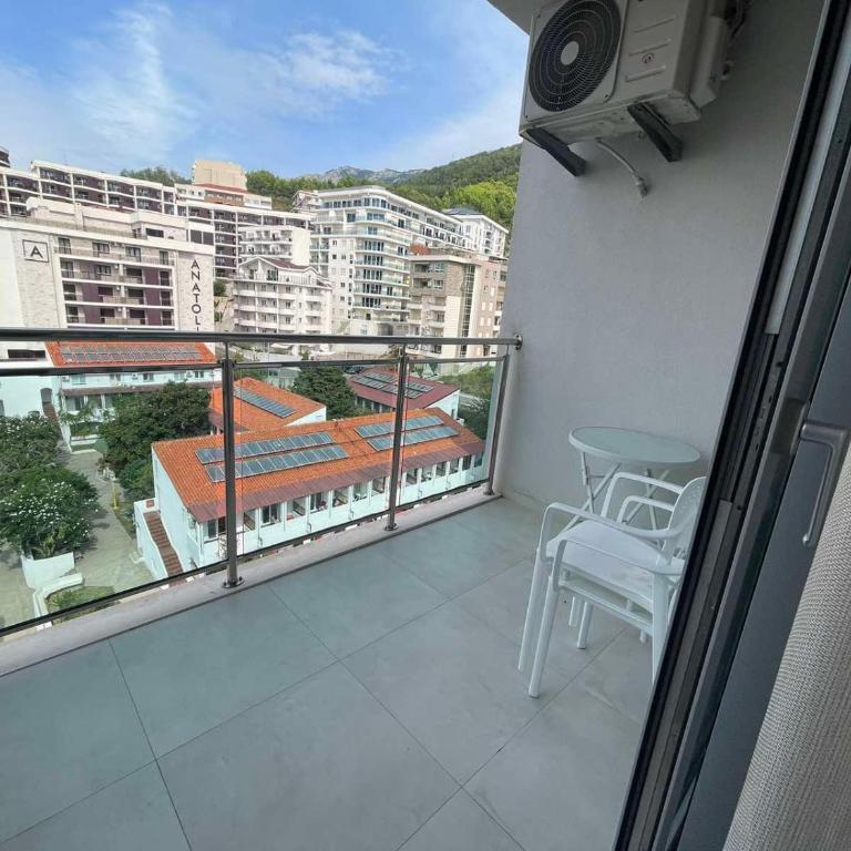 Apartman Zlatni dan - zgrada Idea - Bečići - Two-Bedroom Apartment - 11
