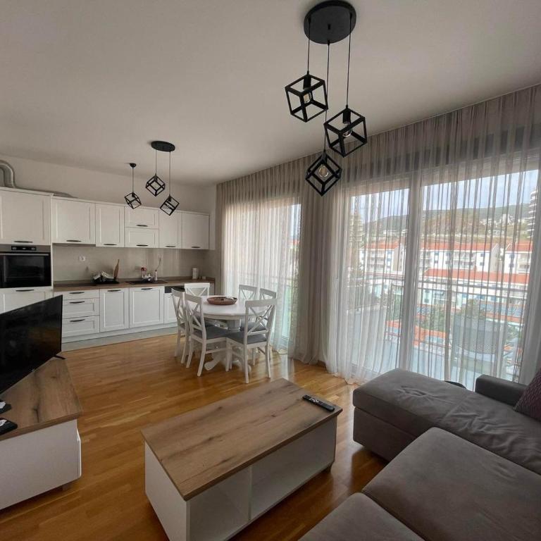 Apartman Zlatni dan - zgrada Idea - Bečići - Two-Bedroom Apartment - 14