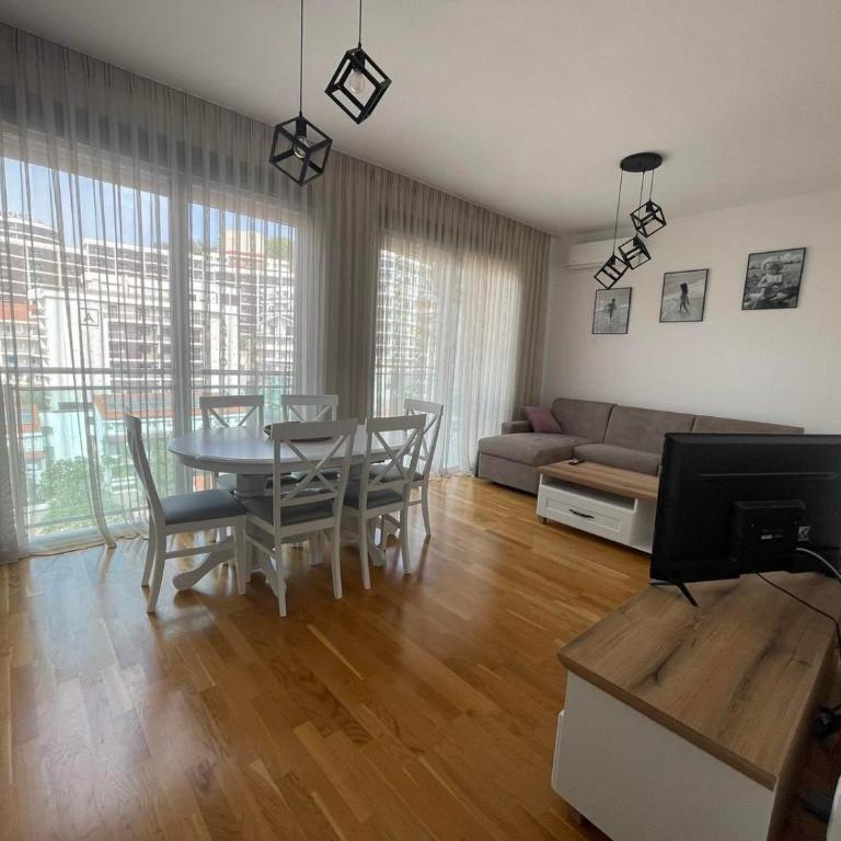 Apartman Zlatni dan - zgrada Idea - Bečići - Two-Bedroom Apartment - 15