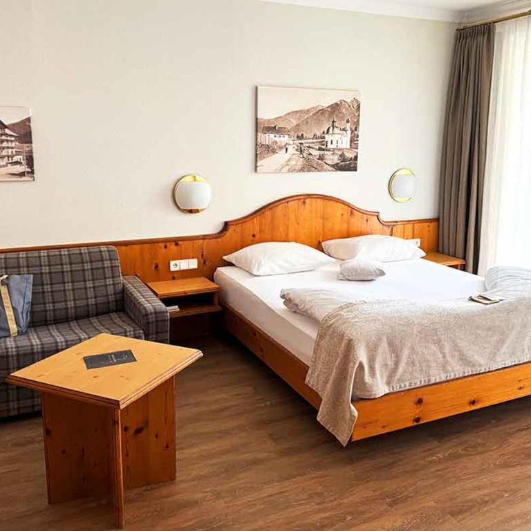 Post Seefeld - Wellnesshotel Tirol - Superior Doppelzimmer mit Balkon oder Terrasse - 1