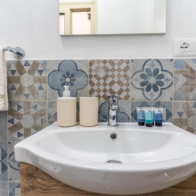 Antony Mondello Guest House, appartamento a 1 minuto a piedi dalla spiaggia di Mondello - Appartamento con 2 Camere da Letto - 33