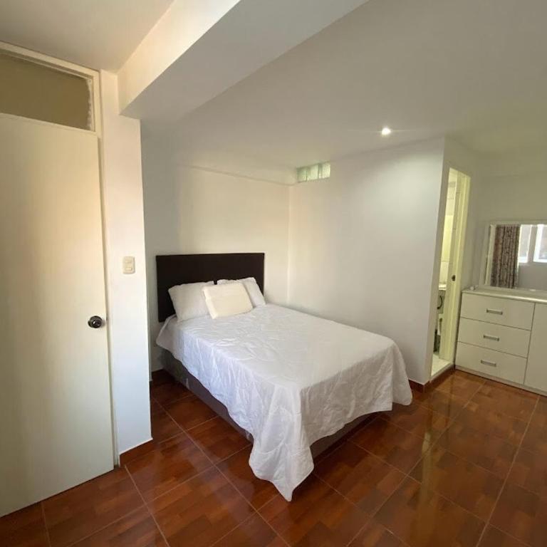 Beautiful Complete Apartment - One-Bedroom Apartment - 2