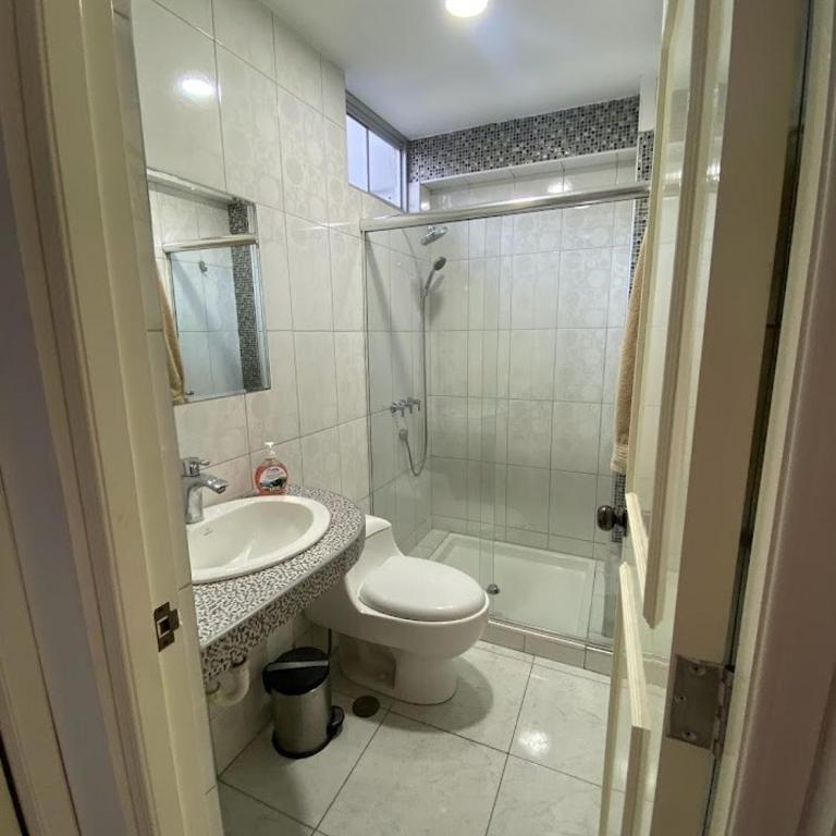 Beautiful Complete Apartment - One-Bedroom Apartment - 10