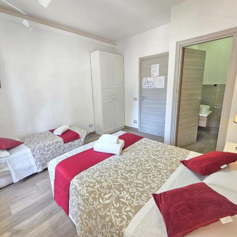 Giulya Guesthouse Hospety Group - Camera Tripla Standard - 8