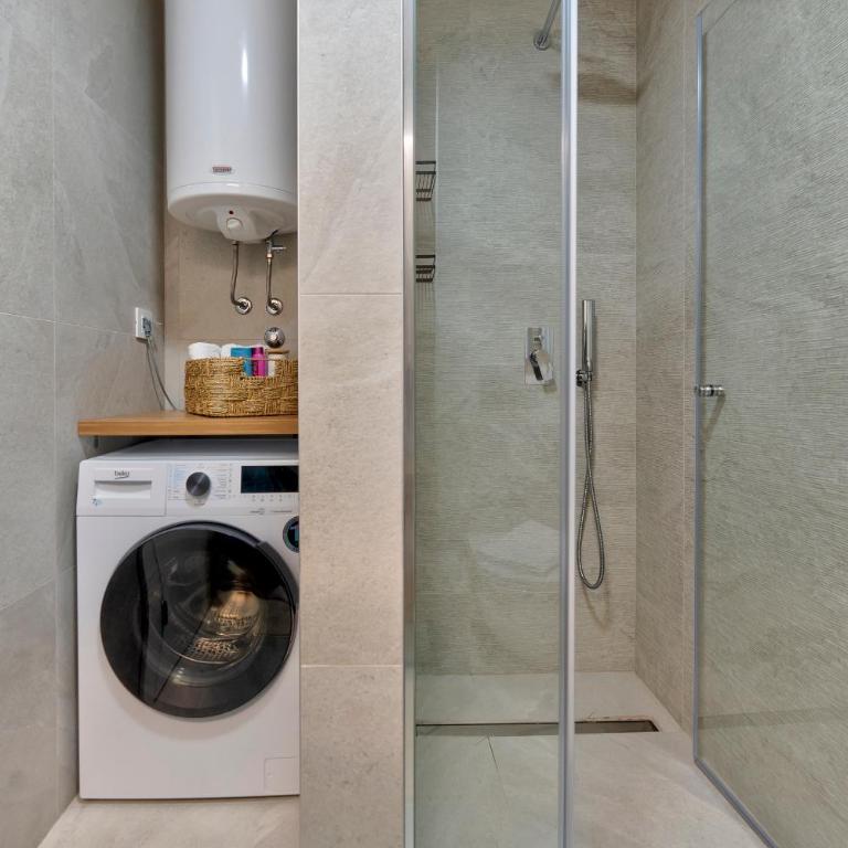 Vrh Palisada - One-Bedroom Apartment - 13