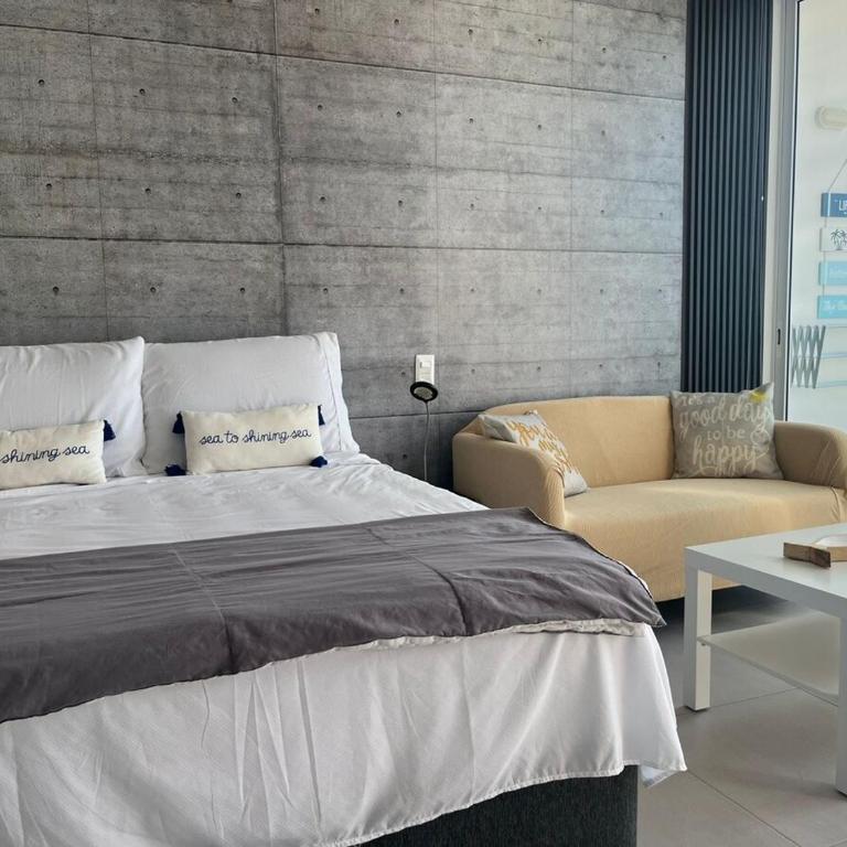 Luxury suite 10th floor near the beach - One-Bedroom Apartment - 4