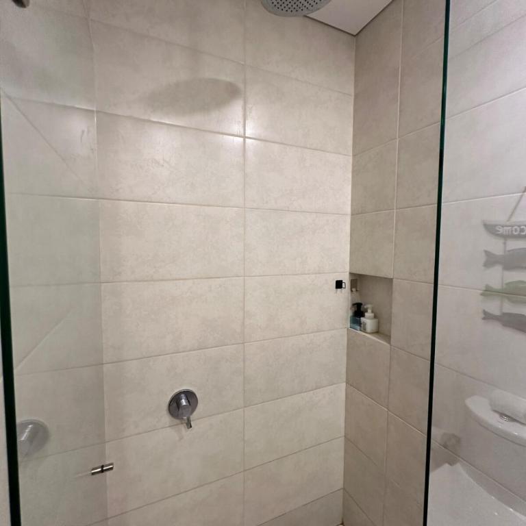 Luxury suite 10th floor near the beach - One-Bedroom Apartment - 9