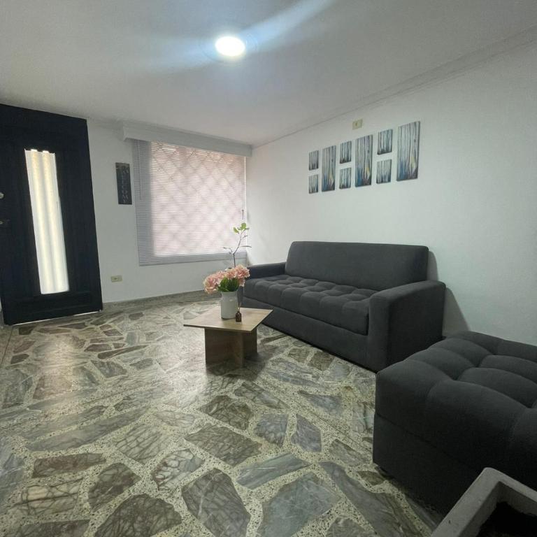 Apartamento fantástico en guayabal - Two-Bedroom Apartment - 4