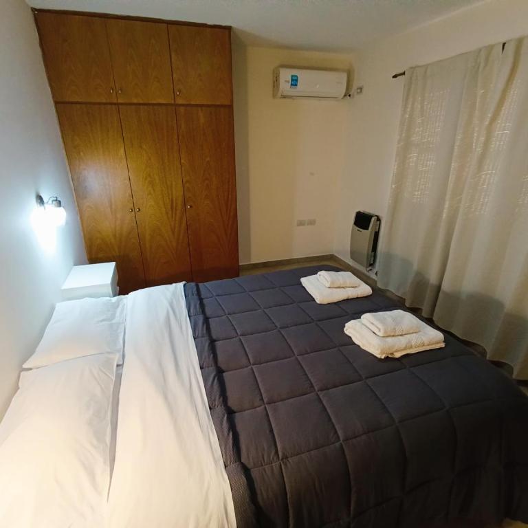 Departamento de categoría ubicado en microcentro para cuatro personas con cochera incluida - Apartamento de 2 dormitorios - 11