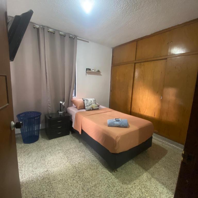 Amplia habitación con balcón y baño privado - Habitación Doble con balcón - 4