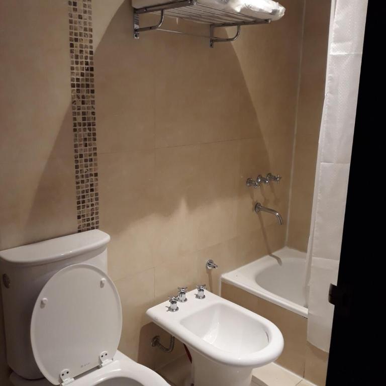 Lujoso Departamento en Edificio de 1º nivel - Apartamento de 2 dormitorios - 4