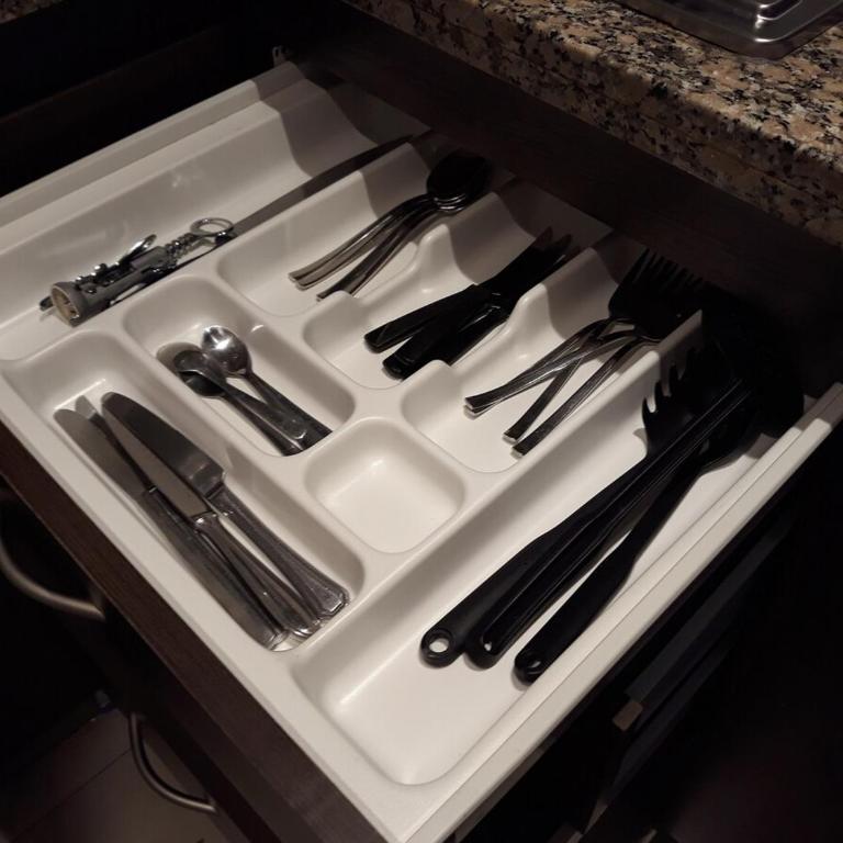 Lujoso Departamento en Edificio de 1º nivel - Apartamento de 2 dormitorios - 6