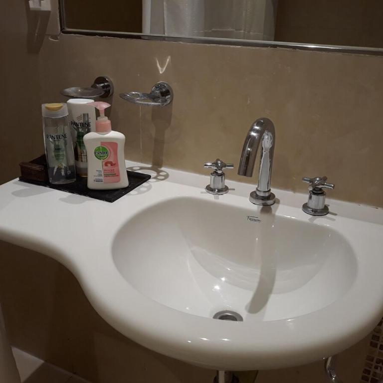 Lujoso Departamento en Edificio de 1º nivel - Apartamento de 2 dormitorios - 13