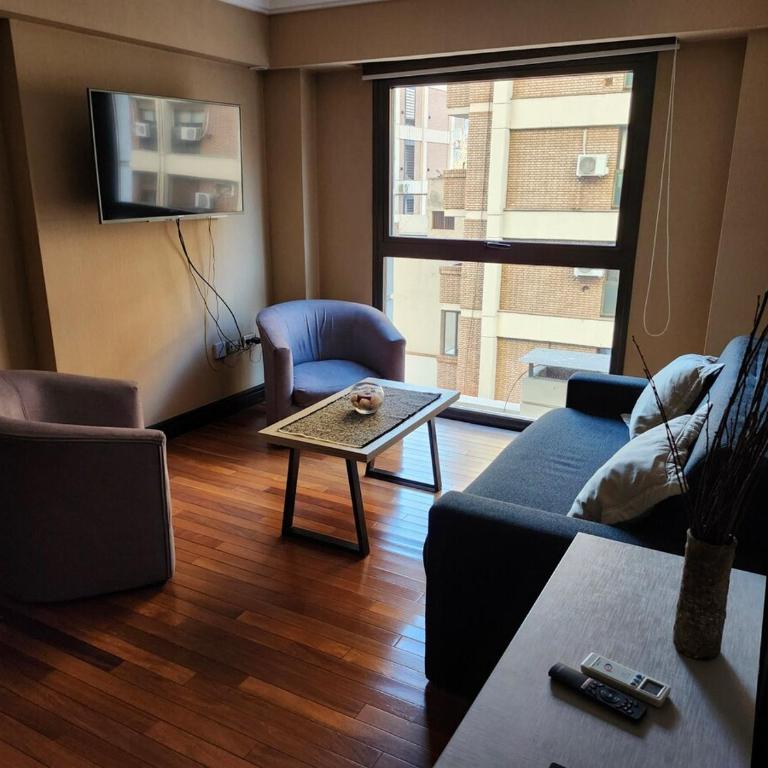 Lujoso Departamento en Edificio de 1º nivel - Apartamento de 2 dormitorios - 14