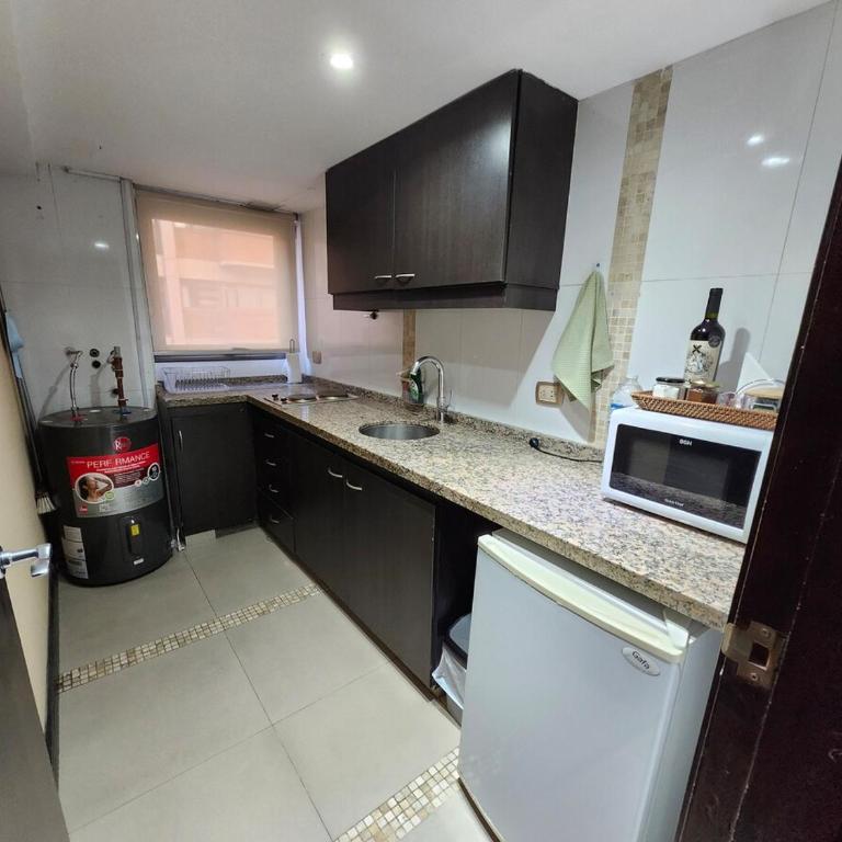 Lujoso Departamento en Edificio de 1º nivel - Apartamento de 2 dormitorios - 29