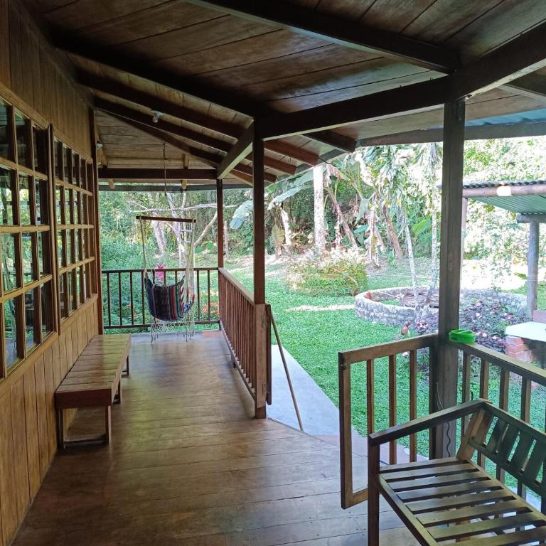 Mindo Wood Cabin - Four-Bedroom House - 12