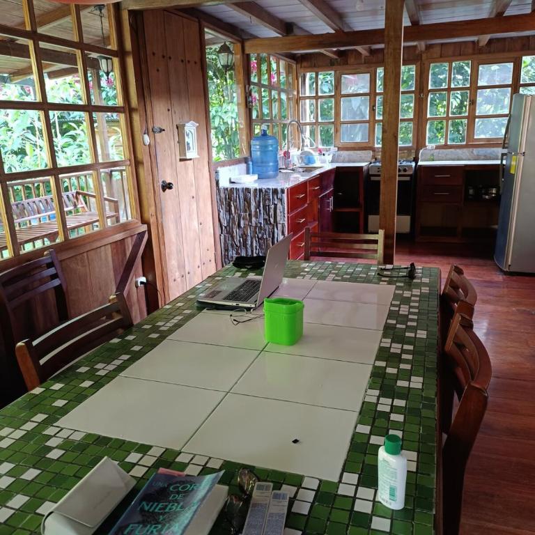 Mindo Wood Cabin - Four-Bedroom House - 13